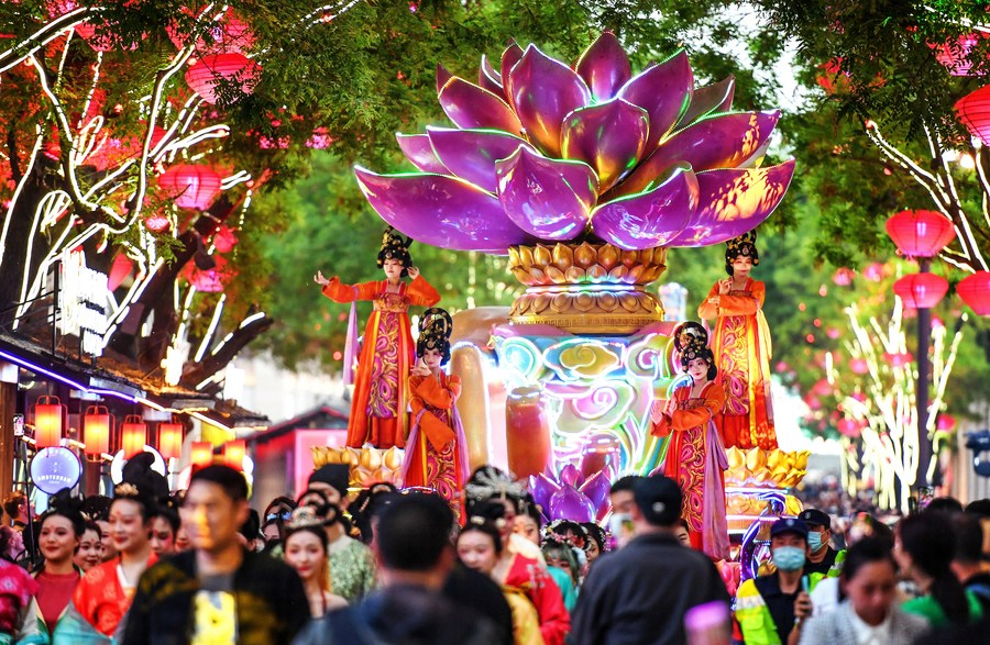 2nd LD-Writethru: China’s Service Output Picks Up Pace In H1-zhsailing